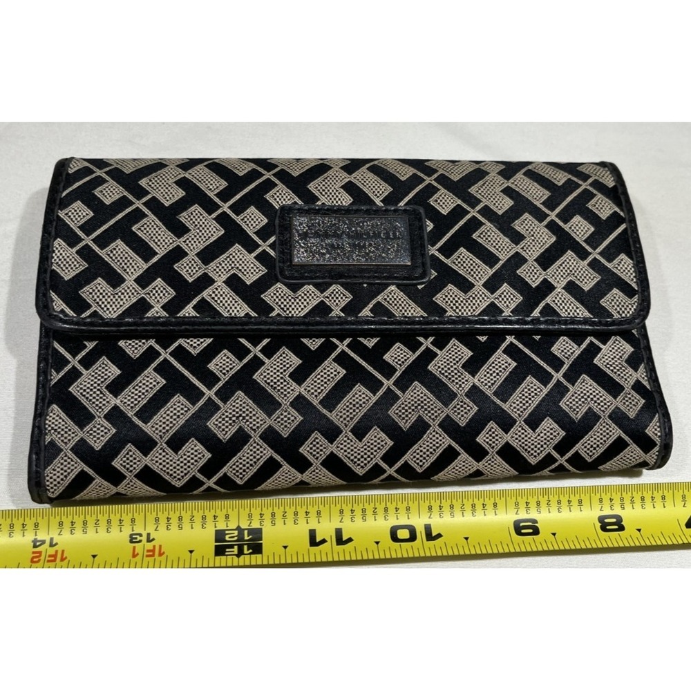 Tommy Hilfiger Trifold Ladies Organizer‎ Checkbook Wallet